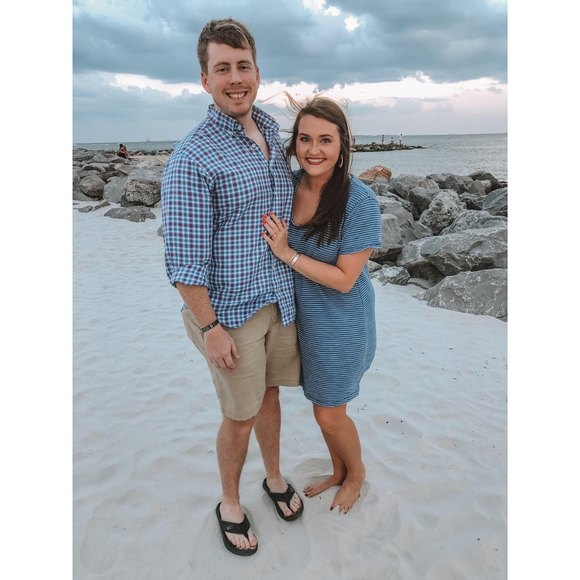 Profile Picture of Taylor Cooley (@taylorcooley) on Poshmark