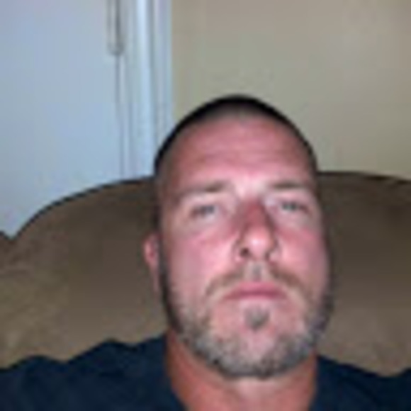 Profile Picture of Richard Mohatt (@richardmohatt) on Poshmark