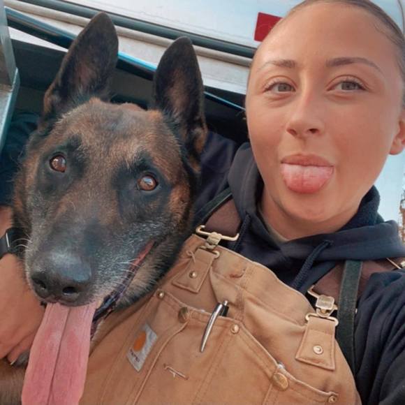 Profile Picture of Danielle Tiborsky (@lunababy14) on Poshmark