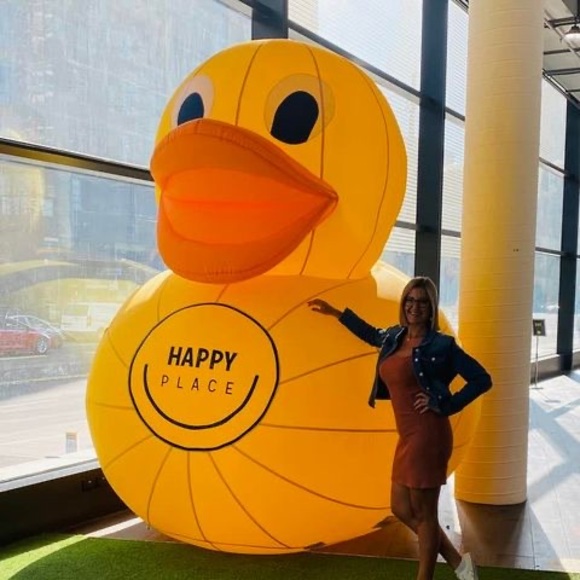 Profile Picture of Belinda Piltz (@belindapiltz) on Poshmark