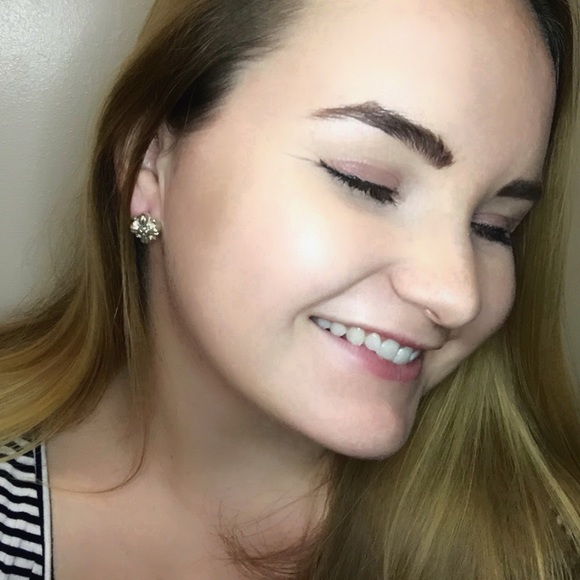 Profile Picture of Anna Tinkelenberg (@annaktink) on Poshmark