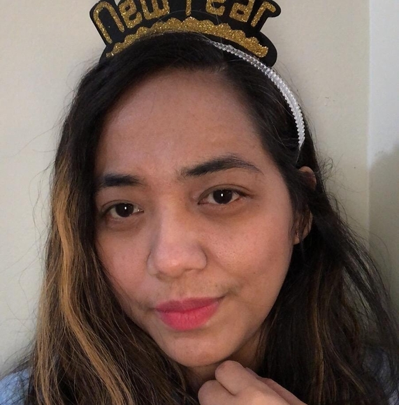 Profile Picture of Clarivelle Limpin (@clarvz) on Poshmark