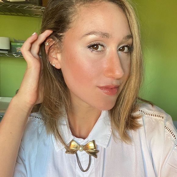 Profile Picture of Isabelle Meyers (@imeyers2) on Poshmark