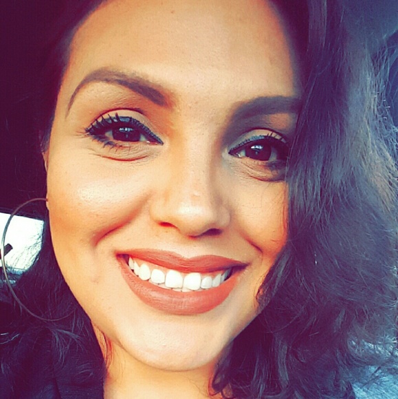 Profile Picture of Crystal Garcia (@crystalblue1) on Poshmark
