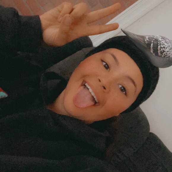 Profile Picture of Haylee Basham (@hayleebasham) on Poshmark