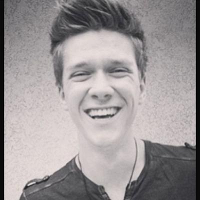 Profile Picture of Abby Thompson (@Collins2Fanpage) on Twitter