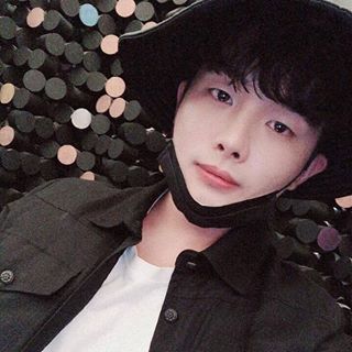 Profile Picture of Kim Sunghun (@hxxdxs) on Facebook