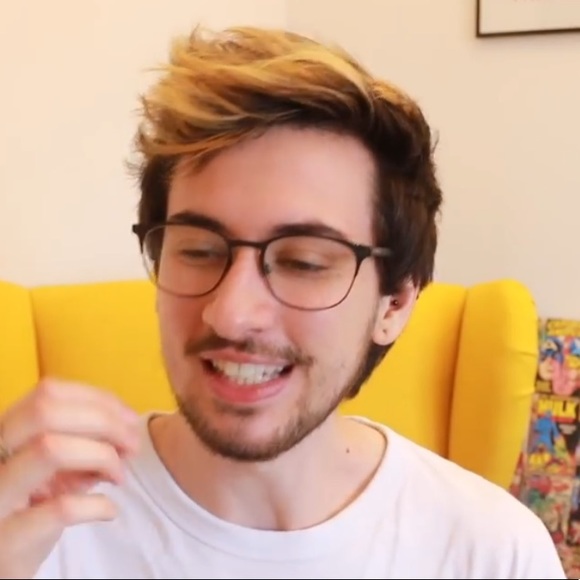 Profile Picture of Ben Clarke (@benclqrkee) on Poshmark