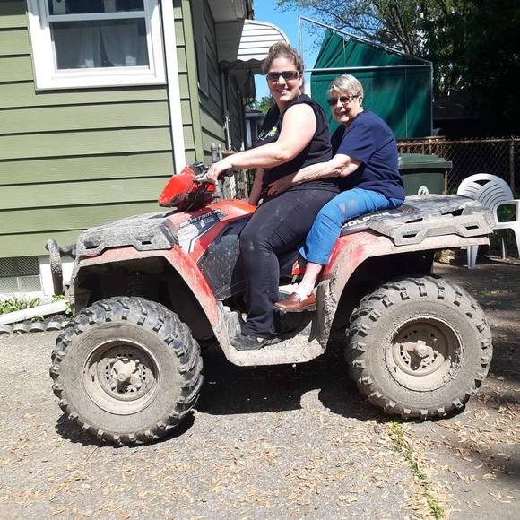 Profile Picture of Laura Chadsey (@loulouchad) on Poshmark