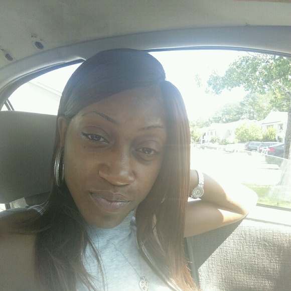 Profile Picture of Latitia Freshley (@tashai90) on Poshmark