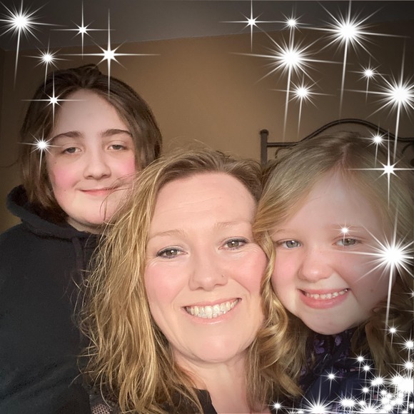 Profile Picture of Angela Brewster (@angela2620) on Poshmark