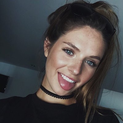 Profile Picture of Jenna Rivers (@nickknackshirts) on Twitter