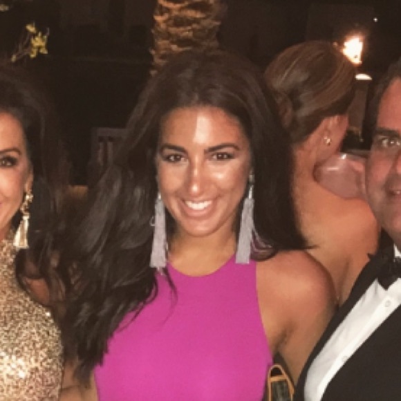 Profile Picture of Marisa Pititto (@mcabraloff) on Poshmark
