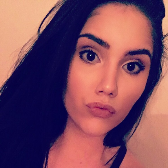 Michelle Klages - Poshmark Profile Picture of Michelle Klages (@mklages0202) on Poshmark