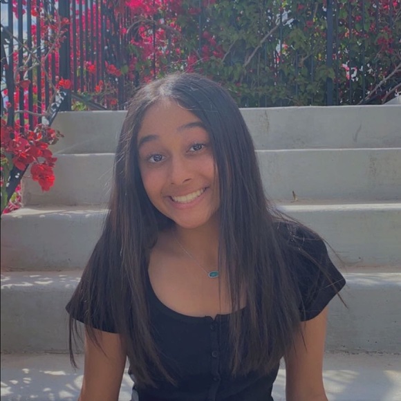 Profile Picture of Neera Patel (@neera_patel) on Poshmark