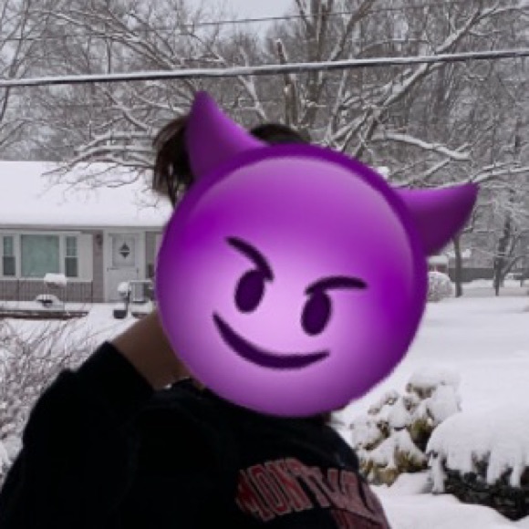 Gigi Tortoriello - Poshmark Profile Picture of Gigi Tortoriello (@gxixa) on Poshmark