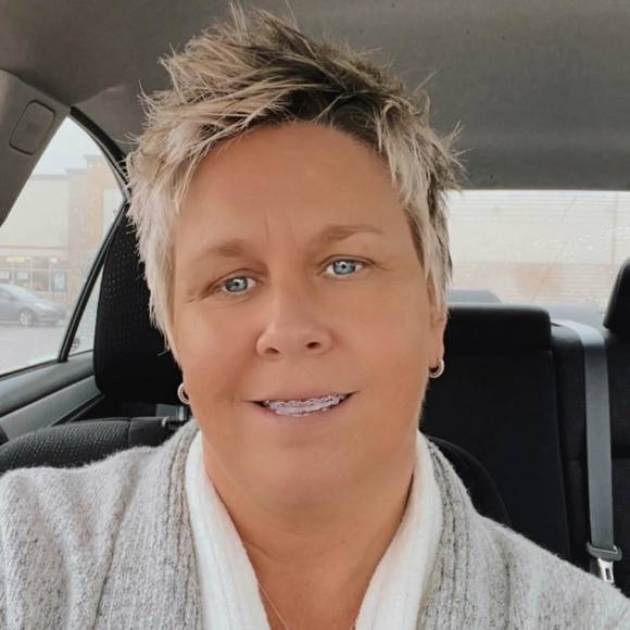 Profile Picture of Angie Witkiewicz (@angcauley) on Poshmark