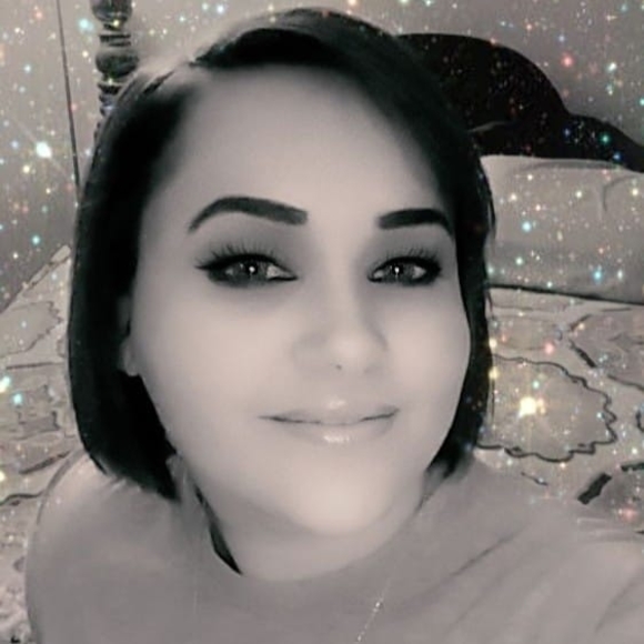 Profile Picture of Vanessa Tate-riddle (@bessa0813) on Poshmark