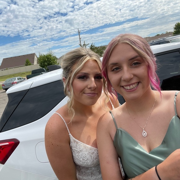 Profile Picture of Chloe Rush (@chloeann_0809) on Poshmark