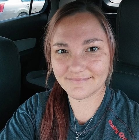 Profile Picture of Amy Strawser (@amystrawser) on Poshmark