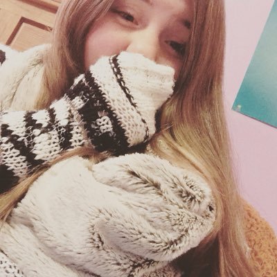 Profile Picture of Lilly Hebert (@horsesforlife17) on Twitter