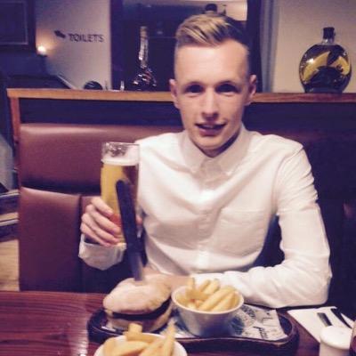 Profile Picture of Chris Sharrock (@shoz10) on Twitter