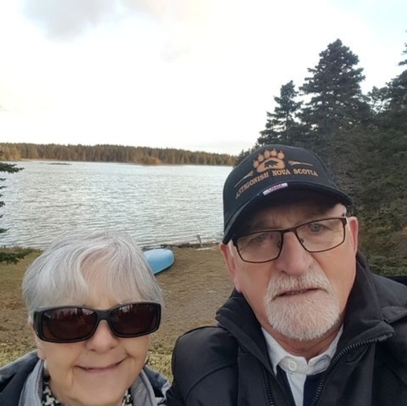 Profile Picture of Peter Samson (@peterfsamson) on Poshmark