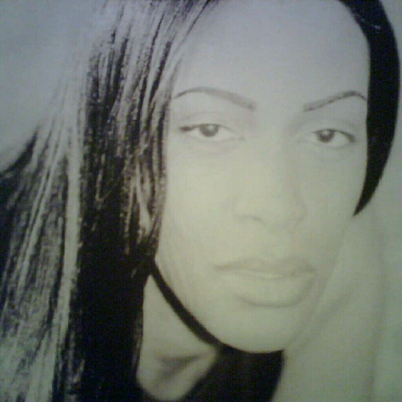 Profile Picture of Arichelle Cooper (@arichelle1) on Poshmark