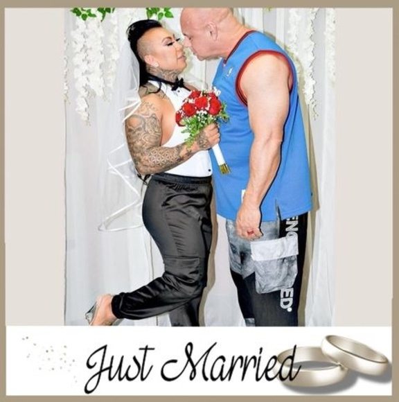 Profile Picture of James Spraggins (@jamesaaaron) on Poshmark