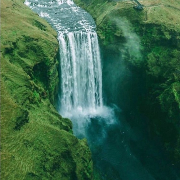 Profile Picture of Isaiah Bertie (@isaiahbertie) on Poshmark