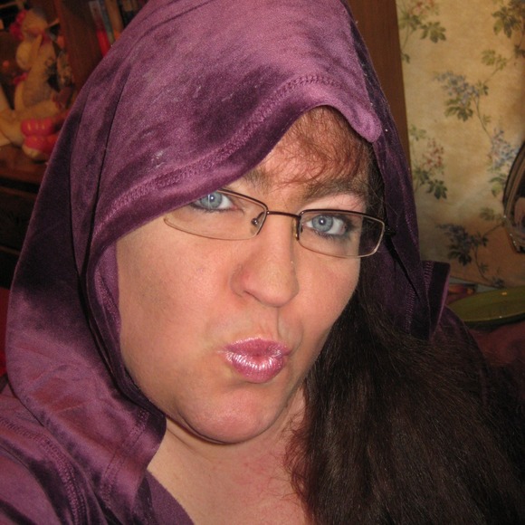 Profile Picture of Pauline Newcomer (@pauline513) on Poshmark