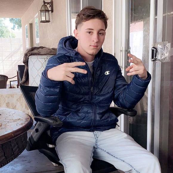 Profile Picture of Julian Figueiredo (@young_julian5) on Poshmark