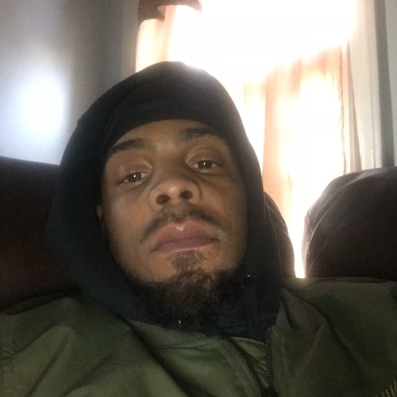 Profile Picture of Ray Lowe (@mrlowe330_) on Poshmark