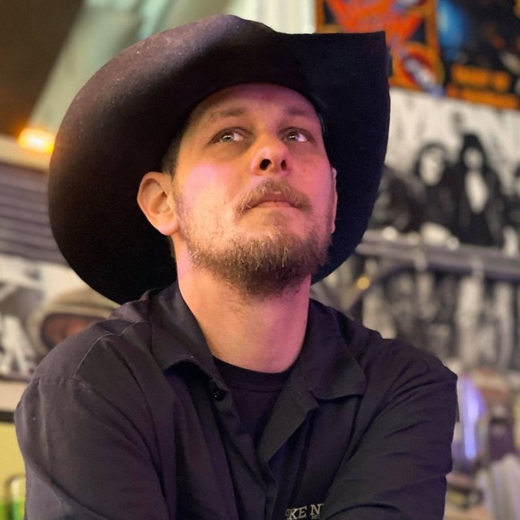 Profile Picture of Joshua Knudsen (@icanonlybeme20) on Poshmark