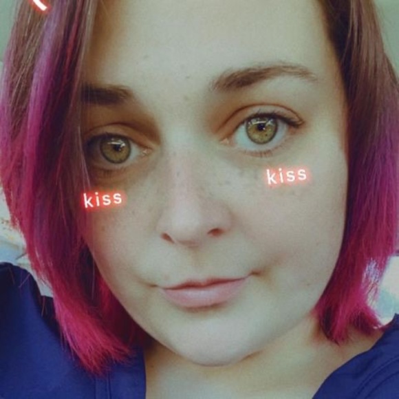 Alyssa Kortman - Poshmark Profile Picture of Alyssa Kortman (@alyssakortman) on Poshmark