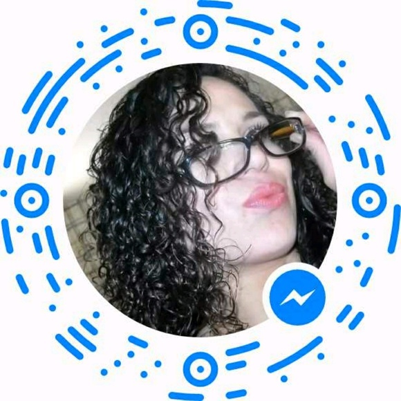 Profile Picture of Erika Uribe (@mariposa197935) on Poshmark