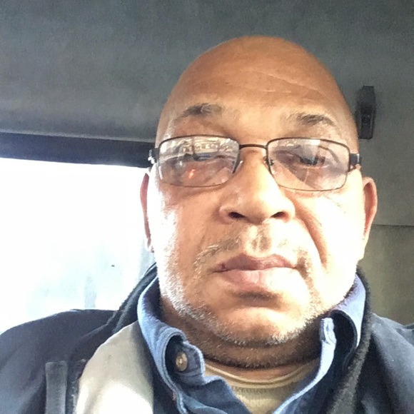Profile Picture of Larry Gainer (@larryray) on Poshmark