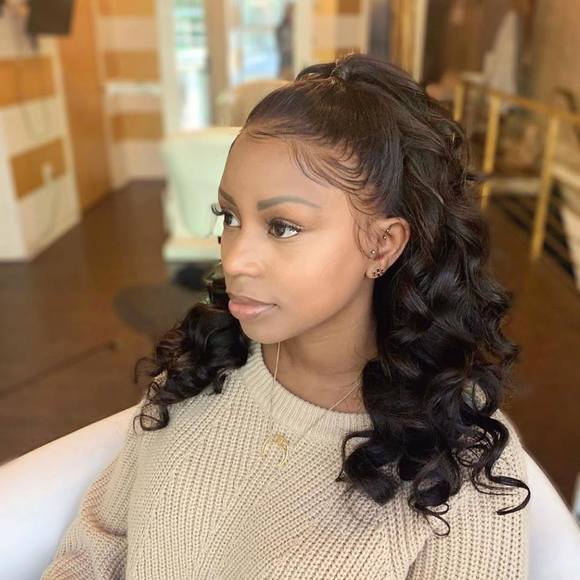 Profile Picture of Michelle Karangu (@karangum) on Poshmark