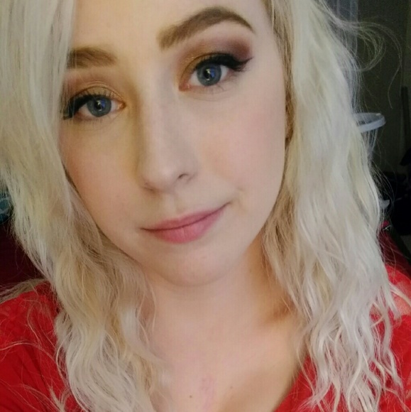 Julianna Tafoya - Poshmark Profile Picture of Julianna Tafoya (@julianna1003) on Poshmark