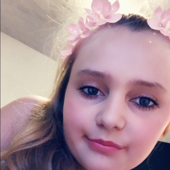 Profile Picture of Kylee Friend (@kylee_friend) on Poshmark