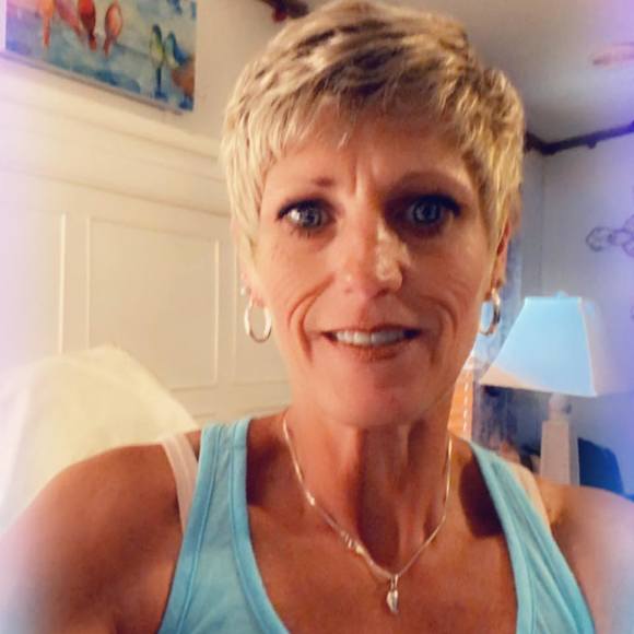 Profile Picture of Jodie Walker (@jodiewalker1972) on Poshmark