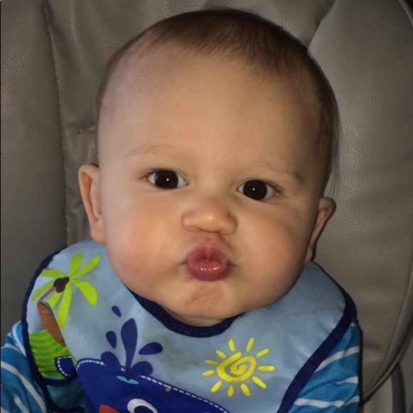 Profile Picture of Stephanie Andrews (@sandrews2014) on Poshmark