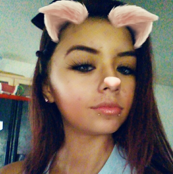 Profile Picture of Amber Gurule (@amberjgurule_23) on Poshmark