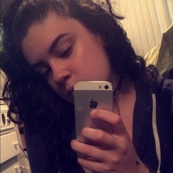 Profile Picture of Rebecca Wisser (@rebeccawisser) on Poshmark