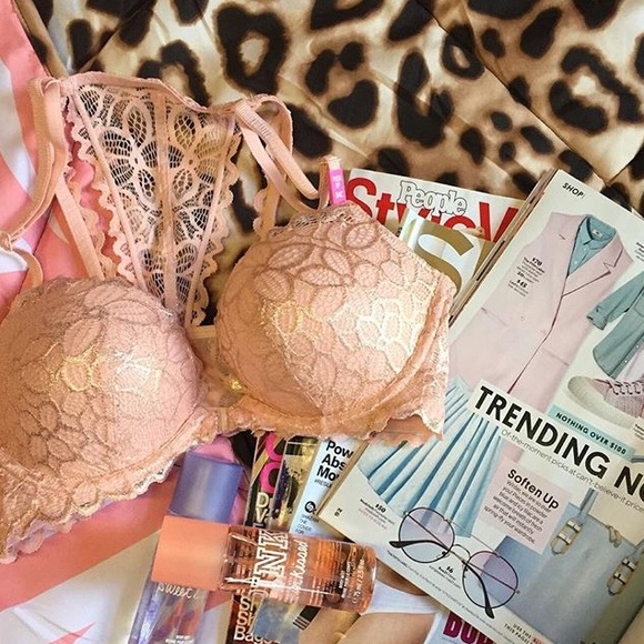 Profile Picture of Bella Lomuscio (@bblomus) on Poshmark