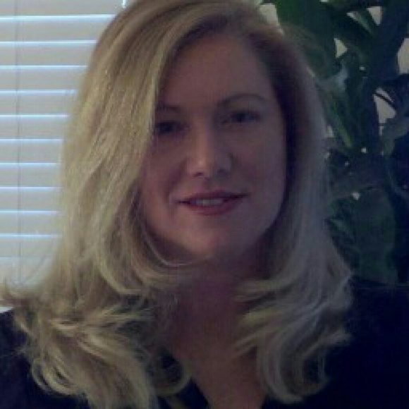 Profile Picture of Sherry Conwell (@sherry0509) on Poshmark