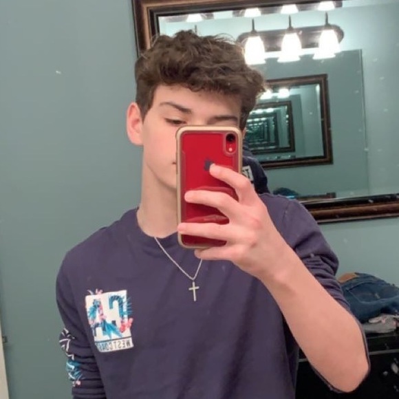 Profile Picture of Josh Kurilko (@joshk305) on Poshmark