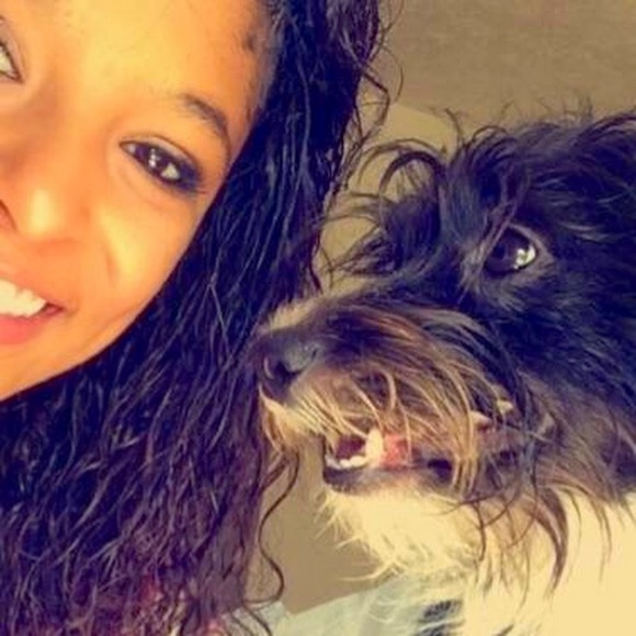 Profile Picture of Dena Romanick (@ilovedesi99) on Poshmark