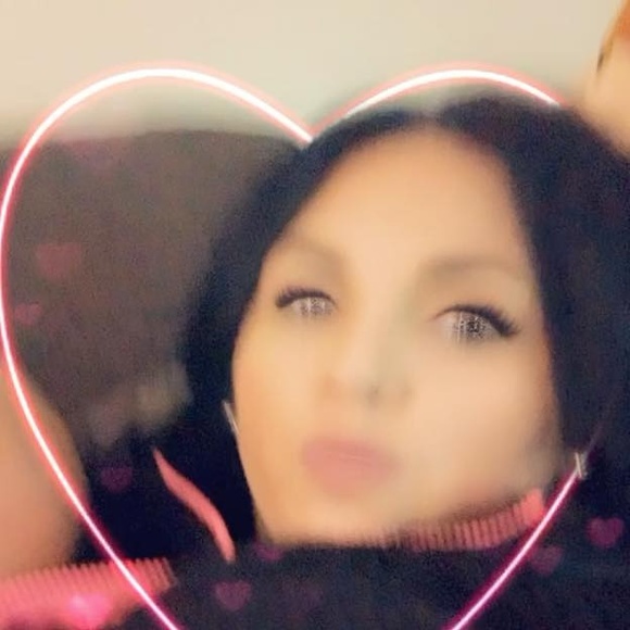 Profile Picture of Misty Alvarez (@djbella09) on Poshmark
