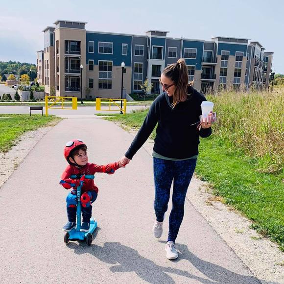 Profile Picture of Lindsey Katsetos (@lindkats4) on Poshmark